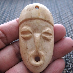 Excellent Handmade  AFRICAN tribal mask  pendant, Carved bone , buffalo  Bone carving, Jewelry making Supplies B8744