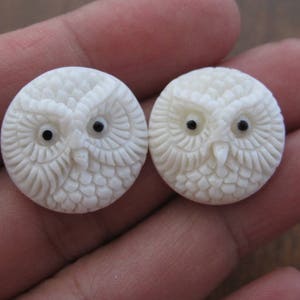 Pair of 20mm ( 0,78 inch)    Excellent Detail hand Carved  owl cameo , Buffalo Bone Carving, Jewelry making Supplies  B6403