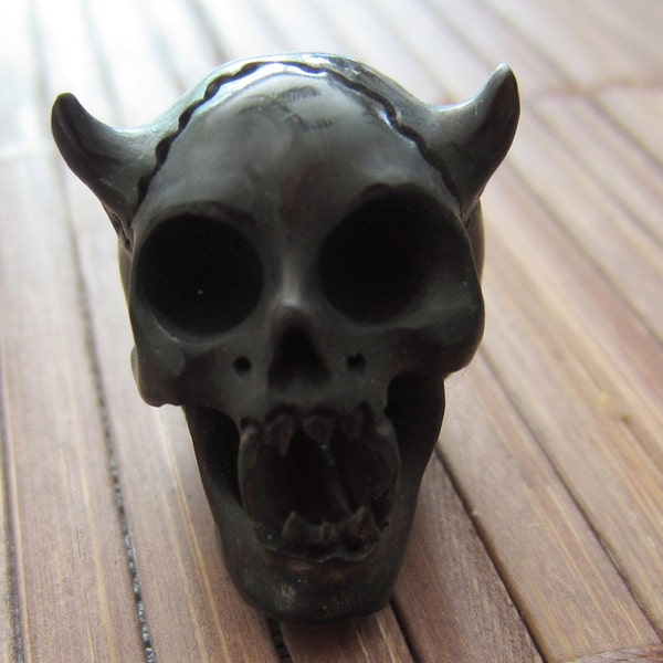 Excellent  Vampire Skull hand carved  horn,  3-D Skull Sculpture,  Jewelry making Supplies B861