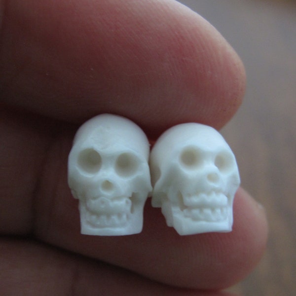 One pair Tiny skull,  FLAT Backed, Carved buffalo bone, Jewelry making supplies  B8267