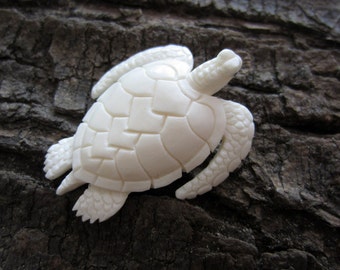 Large Hand Carved Turtle, pendant bead, Drilled side to side, Jewelry making supplies B3446
