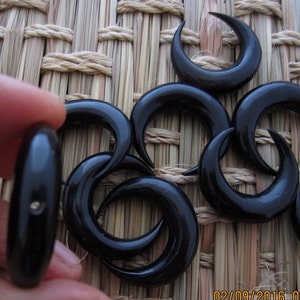 30mm Double Horn Crescent,  boho , Hand Carved Buffalo Horn, Black, Top to Bottom DRILLED, jewelry making Supplies B4833-8 mm thickness