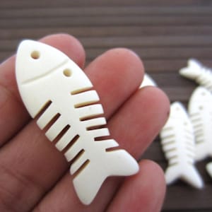 Hand Carved Bone Fish Pendant, Buffalo Bone Carving, Jewelry making supplies B5349