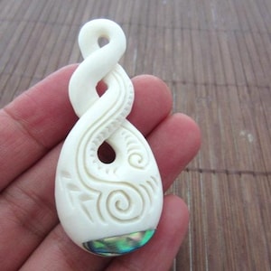 Beautiful Infinity Twist Pendant ,Abalone  Inlay, Carved Buffalo  Bone Pikorua, Jewelry Making Supplies B1913