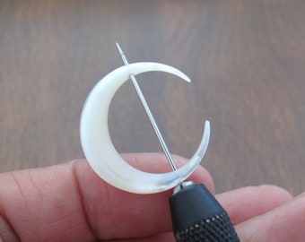 25 mm Double Horn Crescent, Yellow Mother of Pearl carving, double drill,  B6953