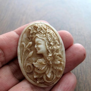Wunderschöne Hand geschnitzte Göttin Cabochon, geschnitzte Büffelknochen, Schmuck machen Liefert B8839-B
