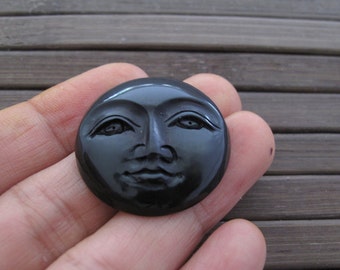 30 mm Moon Face Cabochon met Open Eyes, Organic Cabochon, Buffalo horn carving, Embellishment, Jewelry making SUpplies B6392