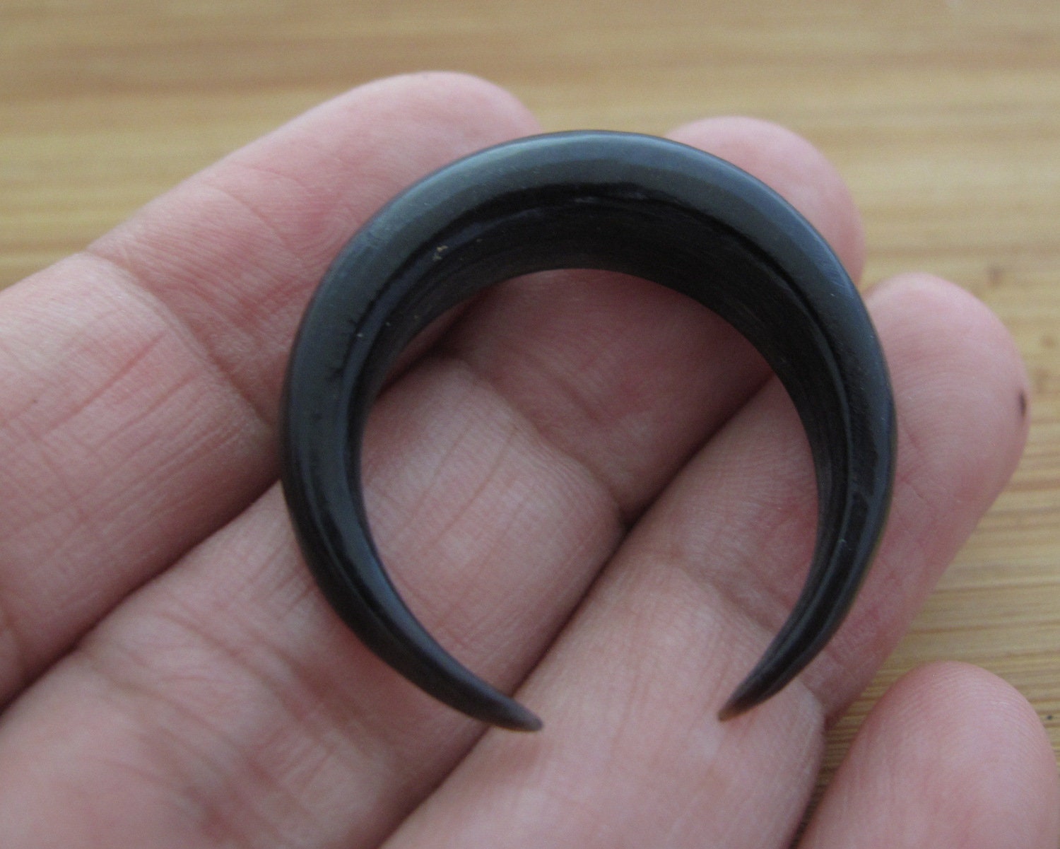 Buffalo Horn Carving jewelry making supplies S4500-6 mm thickness SALE 30 mm Double Horn Black Crescent FLAT BACKED