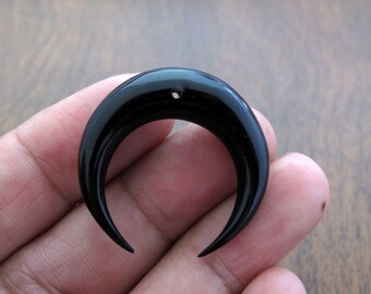 Gorgeous 30mm Double Horn Crescent, Hand Carved HORN, DRILLED-Front Side, jewelry making Supplies B4833-8 mm thickness