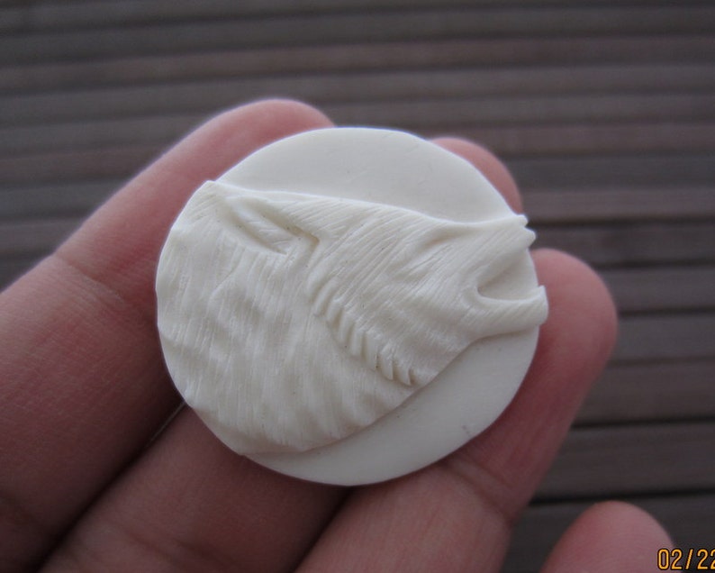 Excellent Hand carve Wolf head , cabochon,totem, Ox bone carving, Jewelry making Supplies,B4069 image 1