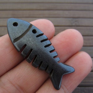 Hand Carved Bone Fish Pendant, Buffalo Horn Carving,   Jewelry making supplies B5349