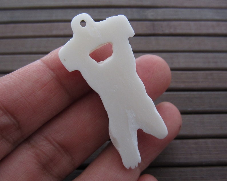 Gorgeous carved Little Bear Pendant , Buffalo Bone carving, Jewelry making Supplies B5349 image 3