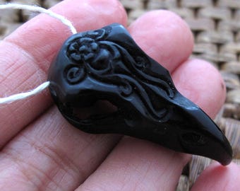 Gorgeous  detailed Raven skull ,Drilled or UnDrilled, Carved buffalo horn, gothic pendant   Jewelry making sUpplies B8510