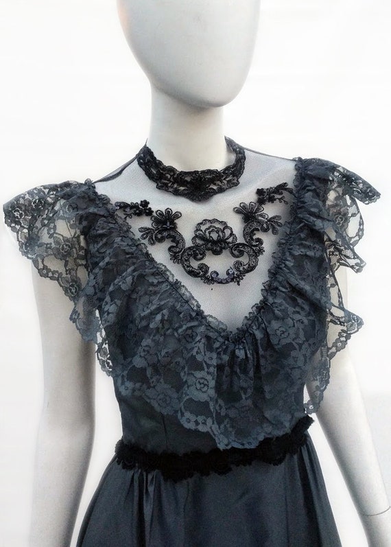 Black Vintage Taffeta Lace A-Line Wedding Dress 7… - image 7