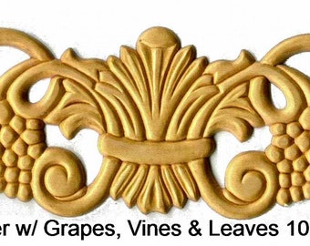 Bundled Center with Grapes, Vines and Leaves