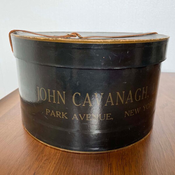 Hat Box John Cavanagh, Ltd. Park Avenue, New York