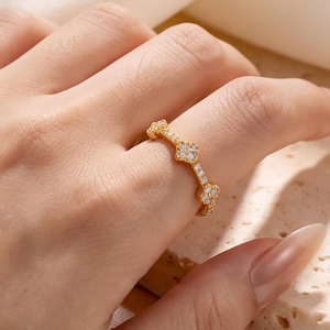 925 Sterling Silver 18K Gold Plated CZ Stackable Ring, Dainty Four Leaf Clover Band Ring, Lucky Clover Minimalist Ring, Gift for Her