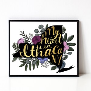 Konsttryck i guldfolie - Ithaca NY - Upstate NY Pride - Blommig illustration - Jag älskar New York - Växter - Handbokstäver i guldfolie - Typografi