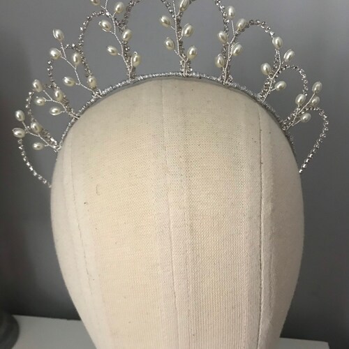 Vintage crown halo Tiara in a 1940s style - Art Deco headpiece - Vintage tiara shops -wedding tiara - bridal headdress - wedding headdress