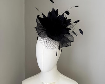 Black hatinator fascinator veiled headband with feathers, black headpiece for a wedding guest, mother of the bride, Races headwear