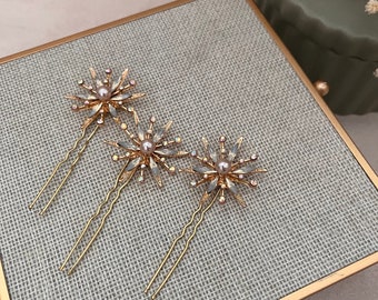 Star hair pins Bobby pins x 3 celestial Bridal hair accessories - Gold hair pins - hair pins bridesmaid - crystal pins