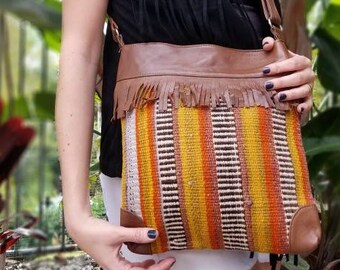Vintage Kilim Crossbody Bag: Handmade Turkish Wool & Leather