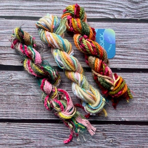 Paquete de mini hilos de arte sostenibles / Muestrario de fibras de mini telar recicladas, manualidades, adornos, técnicas mixtas, ribetes, tarjetas, pompones, saori, fieltrado