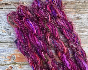 Paquete de hilo artístico sostenible Berry y paquete de fibras recicladas para tejer / Materiales para arte textil, manualidades ecológicas, borlas, técnicas mixtas, adornos y detalles