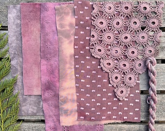 Paquete de telas teñidas con plantas / Muestrario de fibras de puntada lenta con tinte natural color ciruela / Collage textil, cero residuos, puntada lenta, bordado, acolchado, fieltrado