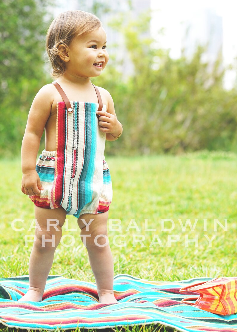 White Serape Baby Romper, Premier anniversaire image 2