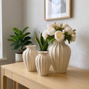 White Ribbed Ceramic Vase: Minimalist Nordic Fluted Pottery Centerpiece