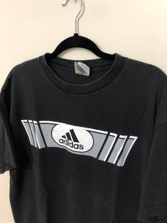 Vintage Adidas early 2000s Tshirt - Gem