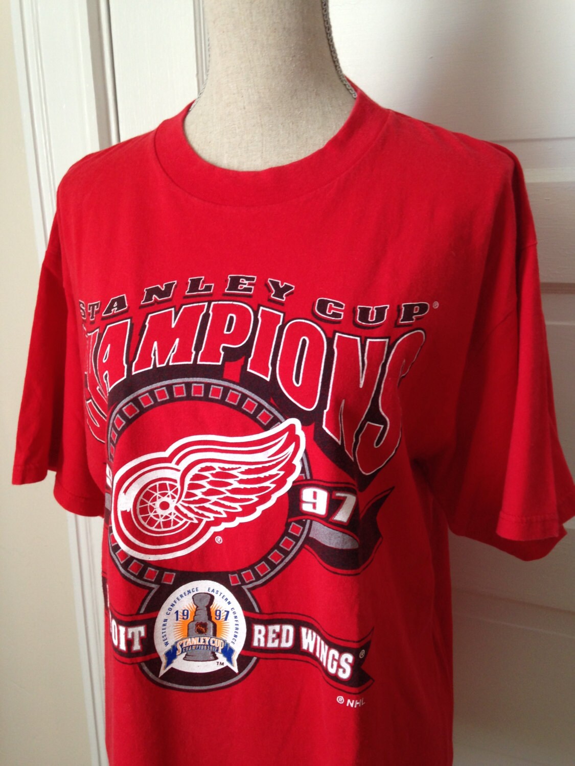 VINTAGE Detroit Red Wings T Shirt Mens Large 2002 Stanley Cup