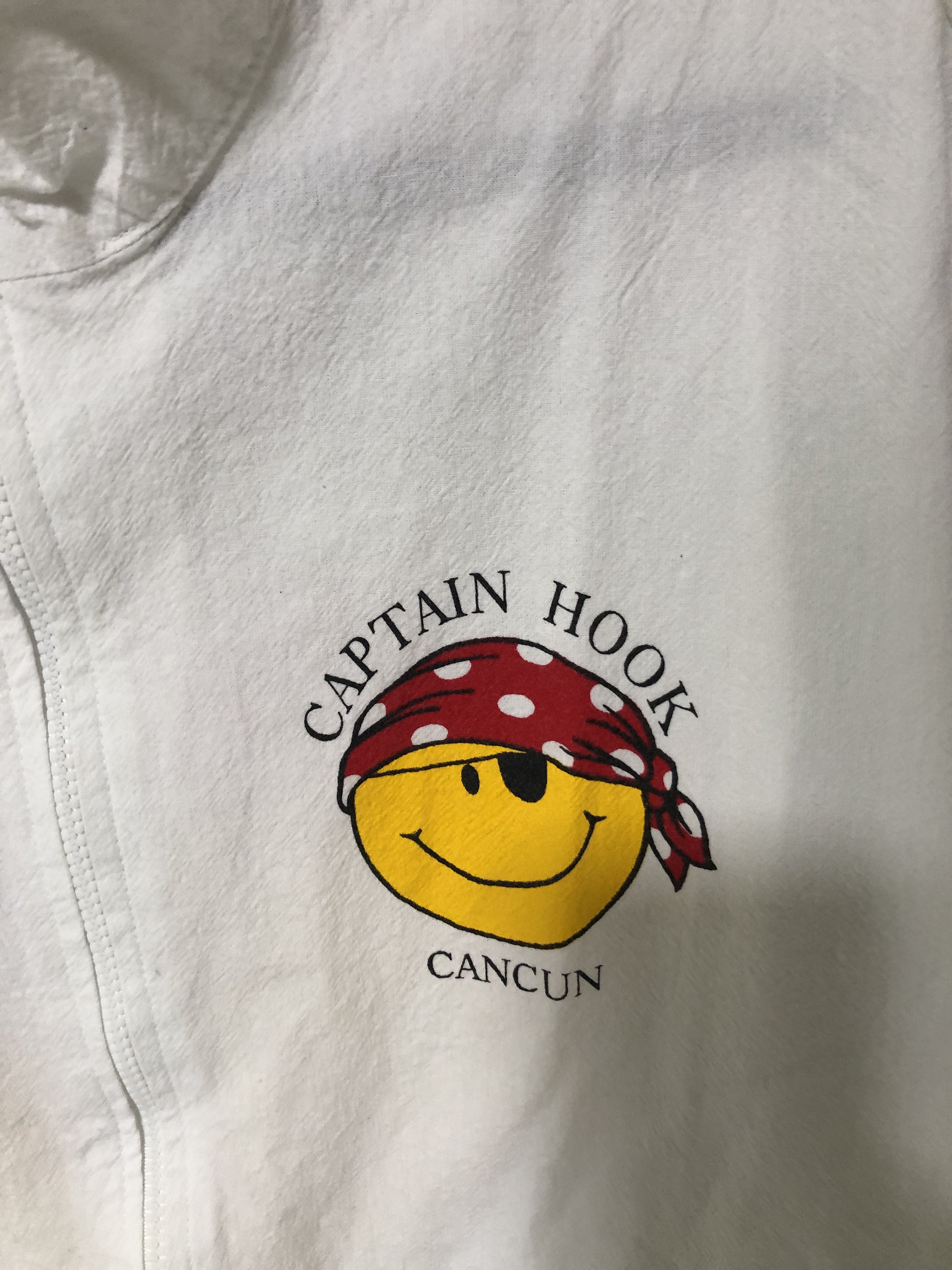 Vintage Cancun Mexico Beach Smiley Face Captain Hook 90s 