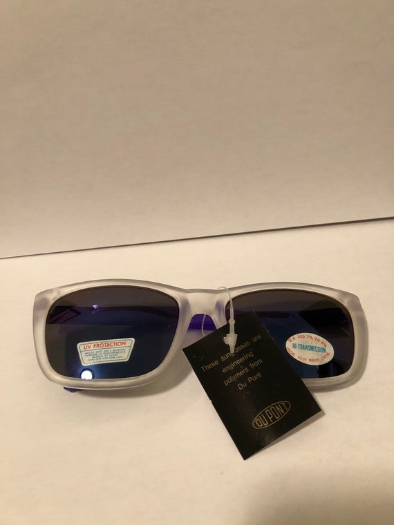 Vintage 90s Purple and Clear Wayfarer Sunglasses … - image 4