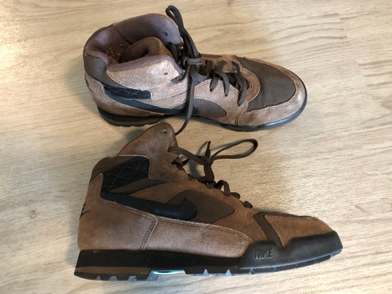 vintage nike hiking boots