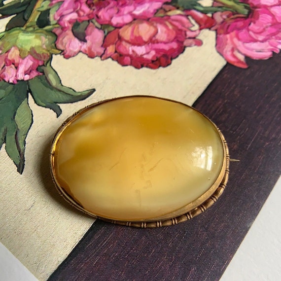 Vintage, Edwardian style bone cameo brooch in sty… - image 1