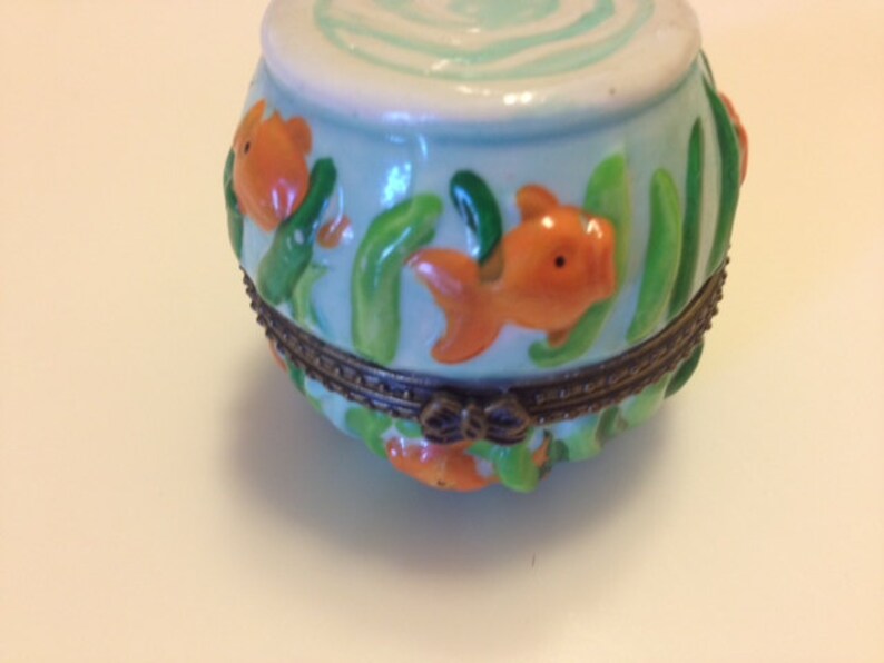 Vintage Ceramic Sea Life Themed Box with Enclosed Tiny Gold Fish image 4