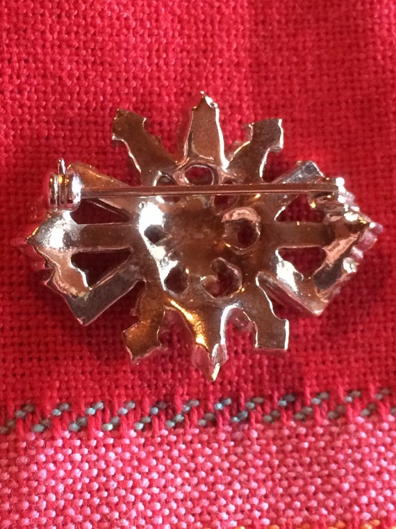 Vintage Sparkling Rhinestone Brooch Pin - image 4