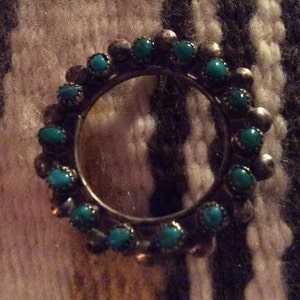 Vintage Zuni Snake Eye Turquoise brochespeld
