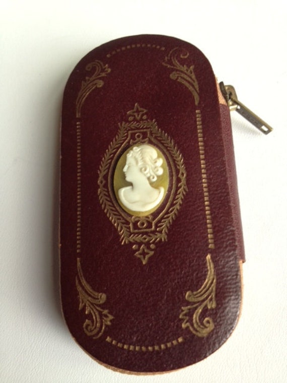 Sale - Antique Leather & Cameo Manicure Set - image 2