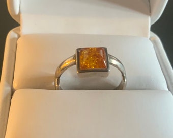 Vintage Sterling Silver & Amber Ring - Size 5 1/2