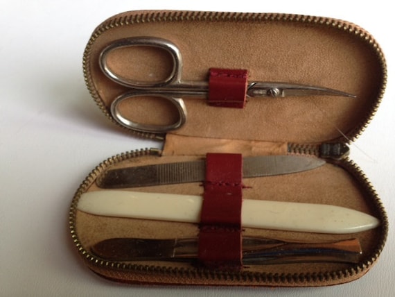 Sale - Antique Leather & Cameo Manicure Set - image 3