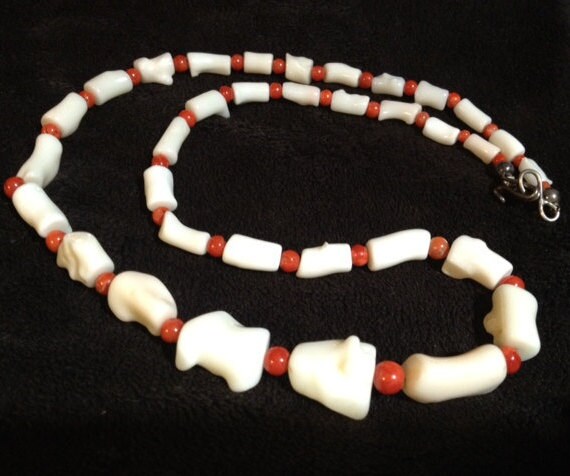 SALE -  Vintage Coral Red and White Necklace - image 3