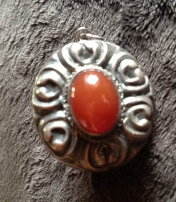 Vintage Sterling & Carnelian Pendant - image 4