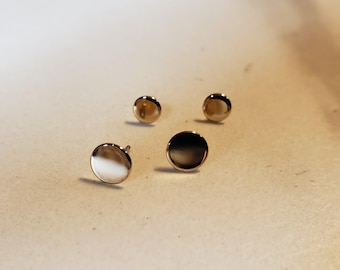 14k Gold Threadless Disc Labret | Flat Back Piercing Stud | Yellow Gold Minimal Cartilage Jewelry