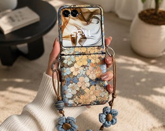 Frische blaue Blumenhülle mit Perlenkette für Samsung Galaxy Z Flip