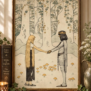 Puede incluir: Una lámina artística enmarcada titulada The Prince Without a Shadow de John Bauer, fechada en 1915. La ilustración muestra a una persona de pelo largo y una figura coronada tomados de la mano en un bosque con setas amarillas.