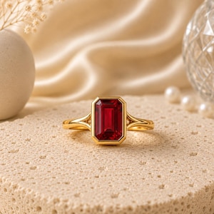 Anello vistoso con rubino sintetico taglio smeraldo, gemma rossa ottagonale, ispirazione vintage