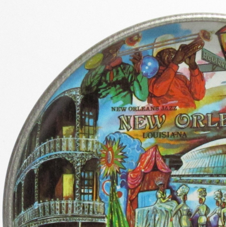 New Orleans Tin Plate Tray Dish Home Decor Vintage 1960s Souvenir Art Artist Signed immagine 2